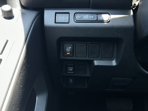 Used 2025 Nissan Frontier SV RWD image 31