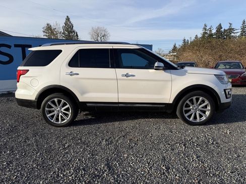 Used 2016 Ford Explorer Limited w/ Equipment Group 301A image 2
