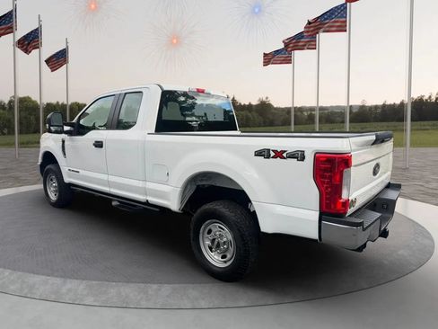 Used 2017 Ford F250 XL w/ Power Equipment Group AWD/4WD image 9