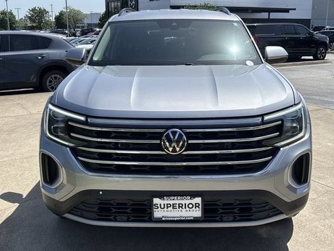 Used 2024 Volkswagen Atlas SE AWD/4WD image 14