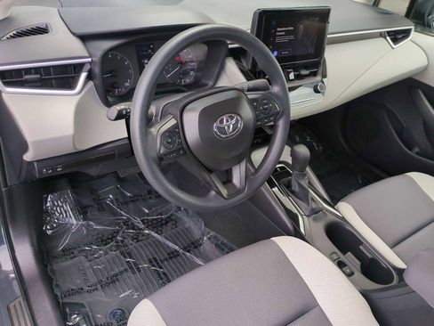 Used 2025 Toyota Corolla LE image 12