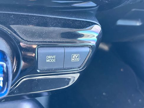 Used 2017 Toyota Prius Two w/ Prius Two Safety Plus Package FWD image 22