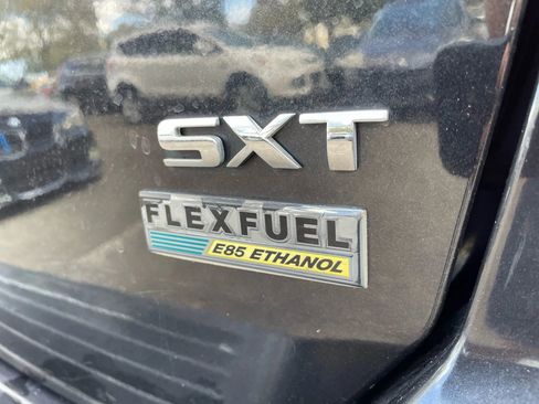 Used 2012 Dodge Journey SXT w/ Flexible Seating Group image 12