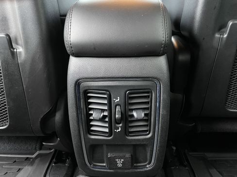 Used 2021 Jeep Grand Cherokee Laredo X image 26