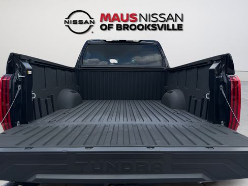 Used 2025 Toyota Tundra Limited AWD/4WD image 10