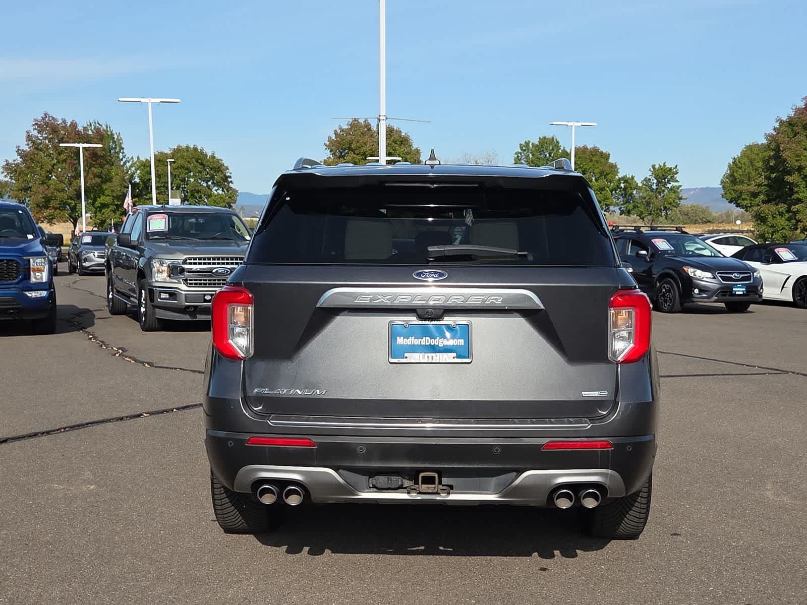 Used 2020 Ford Explorer Platinum w/ Premium Technology Package AWD/4WD image 13