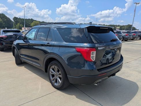 Used 2023 Ford Explorer XLT w/ Equipment Group 202A image 6