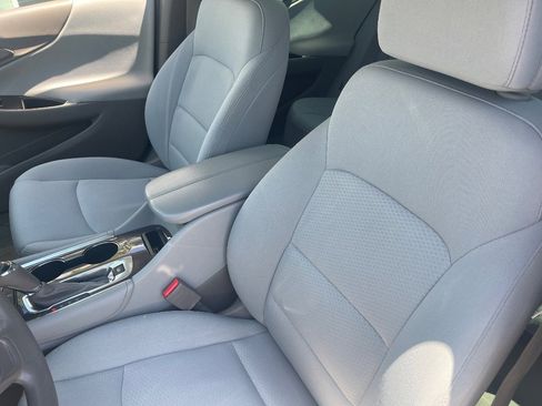 Used 2017 Chevrolet Malibu Hybrid FWD image 10