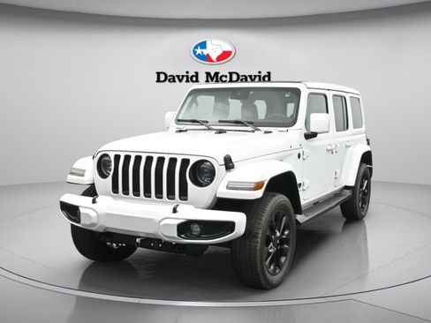 Used 2023 Jeep Wrangler Unlimited Sahara AWD/4WD image 4