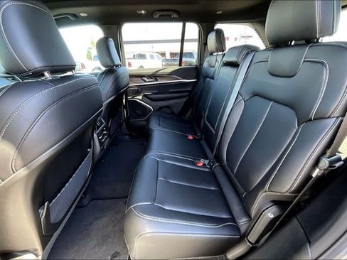 New 2026 Jeep Grand Cherokee Limited AWD/4WD image 10