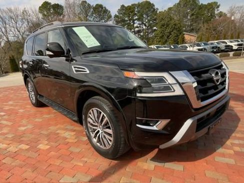 Used 2023 Nissan Armada SL w/ Captain's Chairs Package AWD/4WD image 3