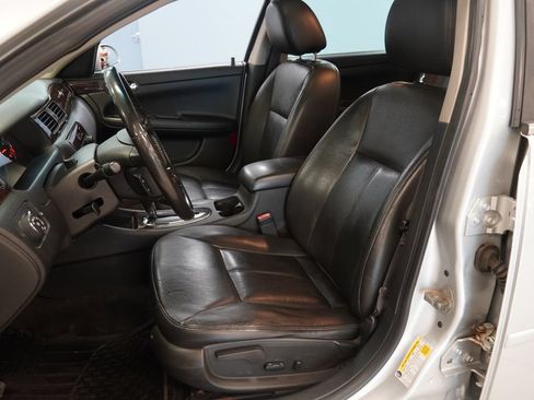 Used 2014 Chevrolet Impala LTZ FWD image 4