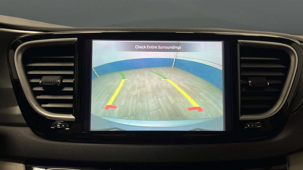 Used 2024 Chrysler Pacifica Touring-L FWD image 13