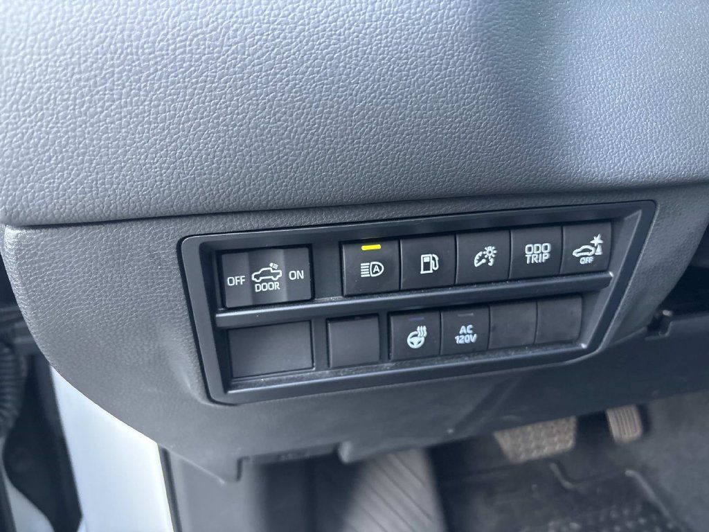 Used 2023 Toyota Tundra Limited AWD/4WD image 12