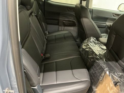 New 2026 Ford Maverick Lariat w/ Black Appearance Package image 19