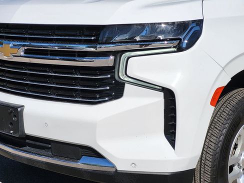 Certified 2024 Chevrolet Suburban LT RWD image 5