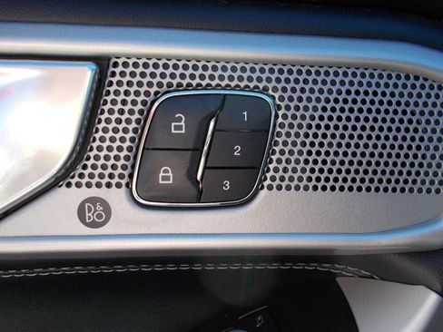 Used 2022 Ford Explorer Limited w/ Equipment Group 301A image 19