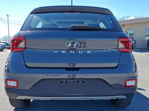 Used 2023 Hyundai Venue SEL image 5