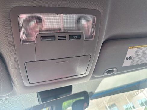 Used 2019 Toyota Highlander Plus image 24