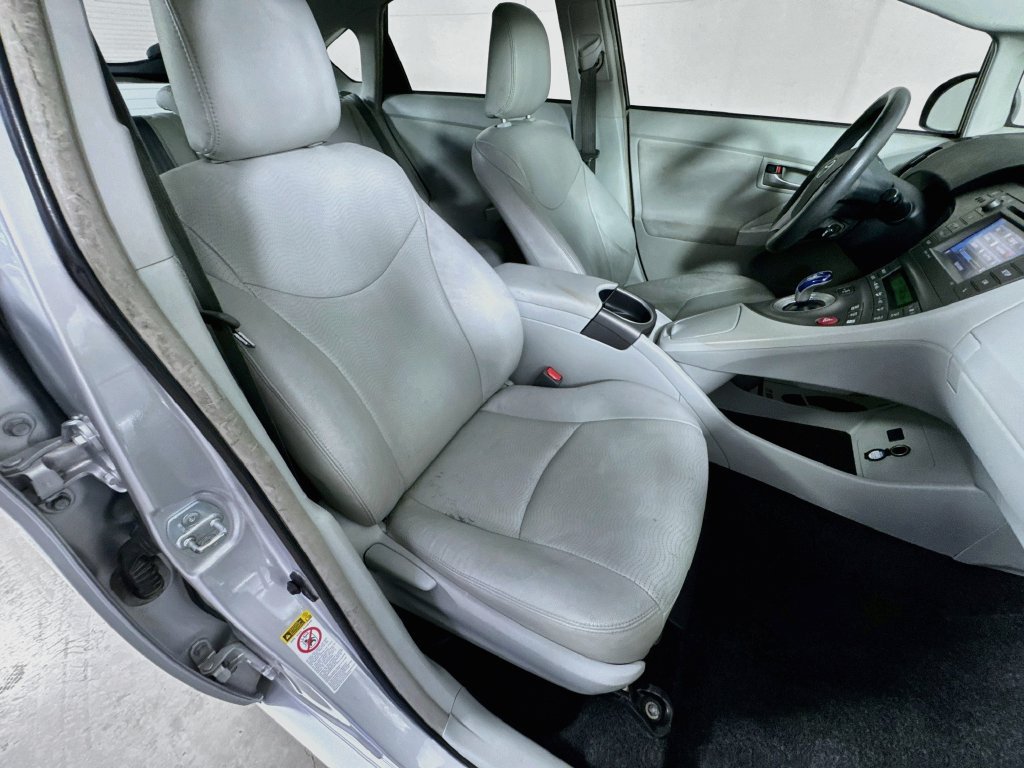 Used 2014 Toyota Prius Three FWD image 32
