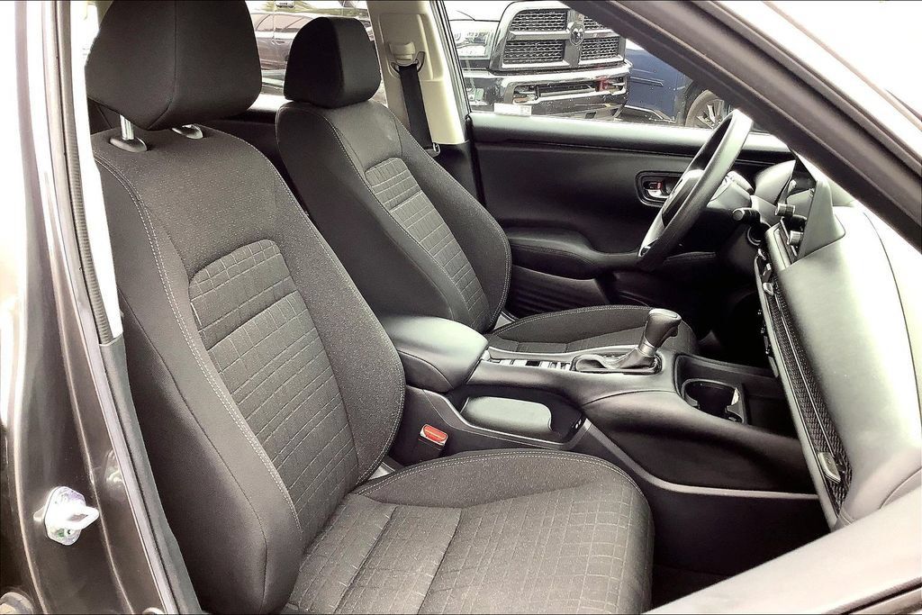 Used 2024 Honda HR-V LX image 7