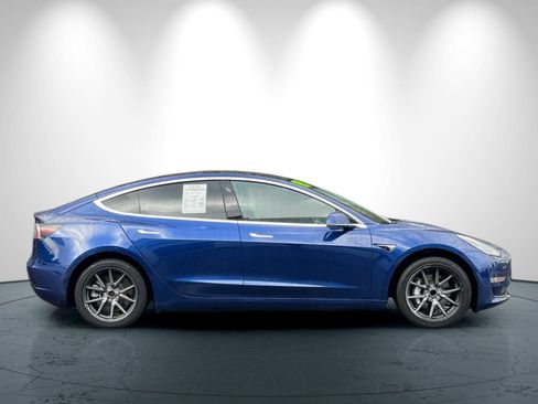 Used 2019 Tesla Model 3 Standard Range Plus image 3
