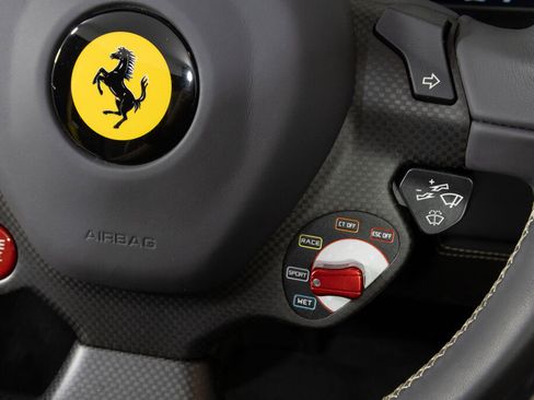 Used 2018 Ferrari 488 Spider image 38