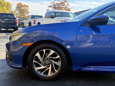 Used 2018 Honda Civic EX image 2