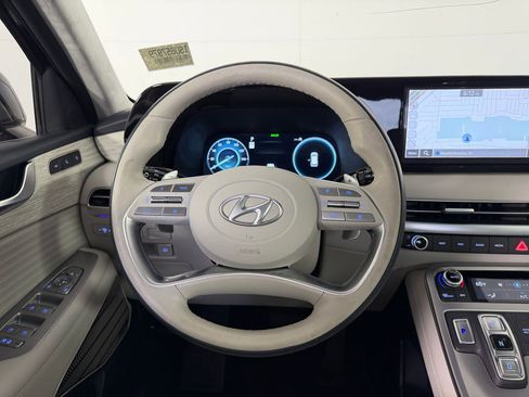 Used 2025 Hyundai Palisade Calligraphy image 15