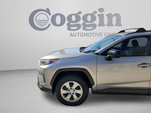 Used 2021 Toyota RAV4 LE FWD image 30