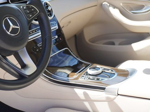 Used 2019 Mercedes-Benz GLC 300 4MATIC image 29