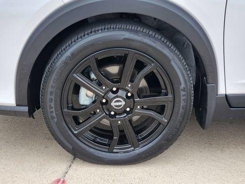 Used 2023 Nissan Kicks SR FWD image 17