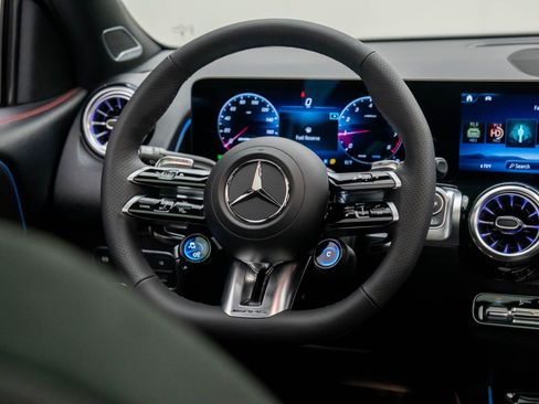New 2026 Mercedes-Benz GLB 35 AMG 4MATIC image 11