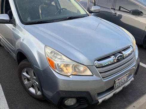 Used 2014 Subaru Outback 2.5i Limited image 2