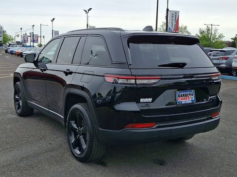 Used 2024 Jeep Grand Cherokee Limited w/ Luxury Tech Group II AWD/4WD image 4