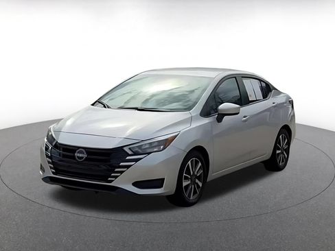 Used 2025 Nissan Versa SV FWD image 7