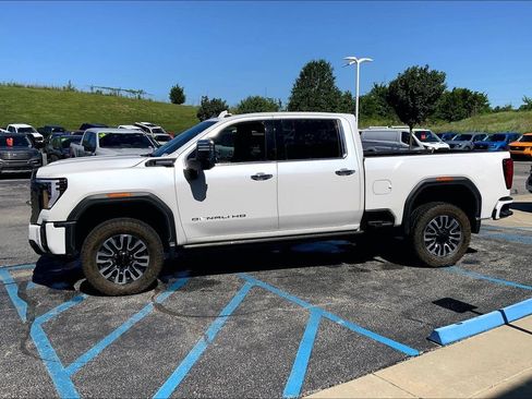 Used 2024 GMC Sierra 2500 Denali Ultimate w/ Max Trailering Package AWD/4WD image 12