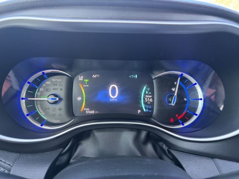 Used 2020 Chrysler Pacifica Limited w/ Advanced Safetytec Group image 35