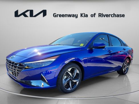 Used 2023 Hyundai Elantra Limited image 3