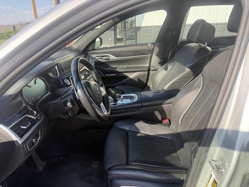 Used 2017 BMW 750i xDrive image 13