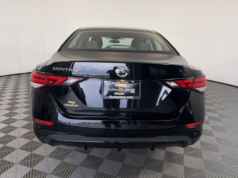 Used 2022 Nissan Sentra S w/ Lighting Package FWD image 9