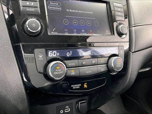 Used 2020 Nissan Rogue SV w/ Premium Package AWD/4WD image 31
