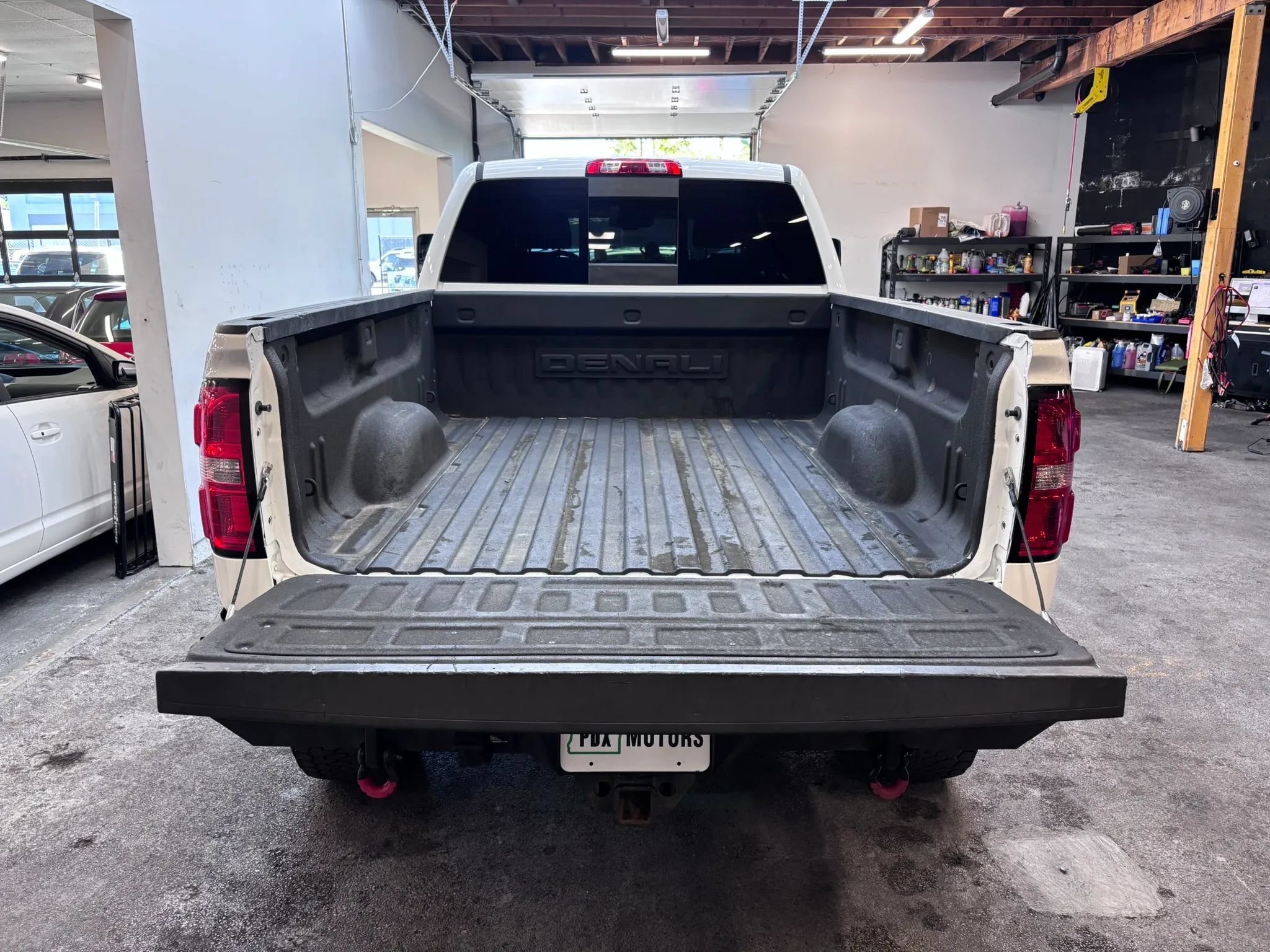 Used 2016 GMC Sierra 2500 Denali w/ Duramax Plus Package AWD/4WD image 10