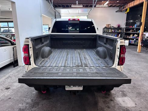 Used 2016 GMC Sierra 2500 Denali w/ Duramax Plus Package AWD/4WD image 10
