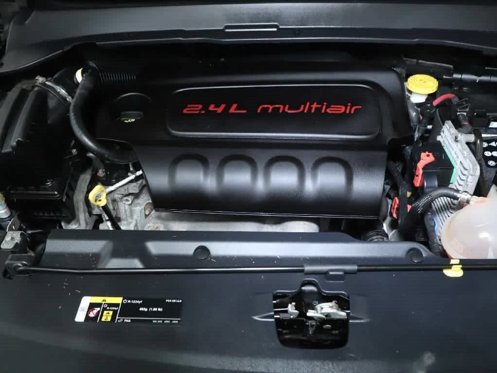 Used 2018 Jeep Compass Latitude FWD image 30