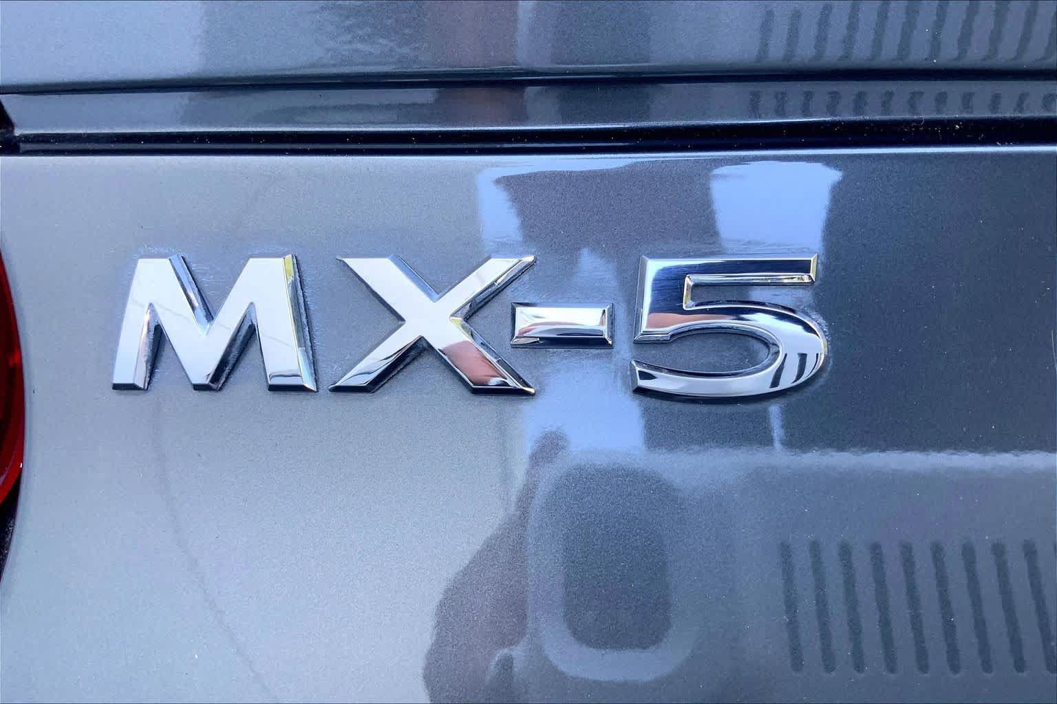 Used 2022 MAZDA MX-5 Miata RF Grand Touring RWD image 10