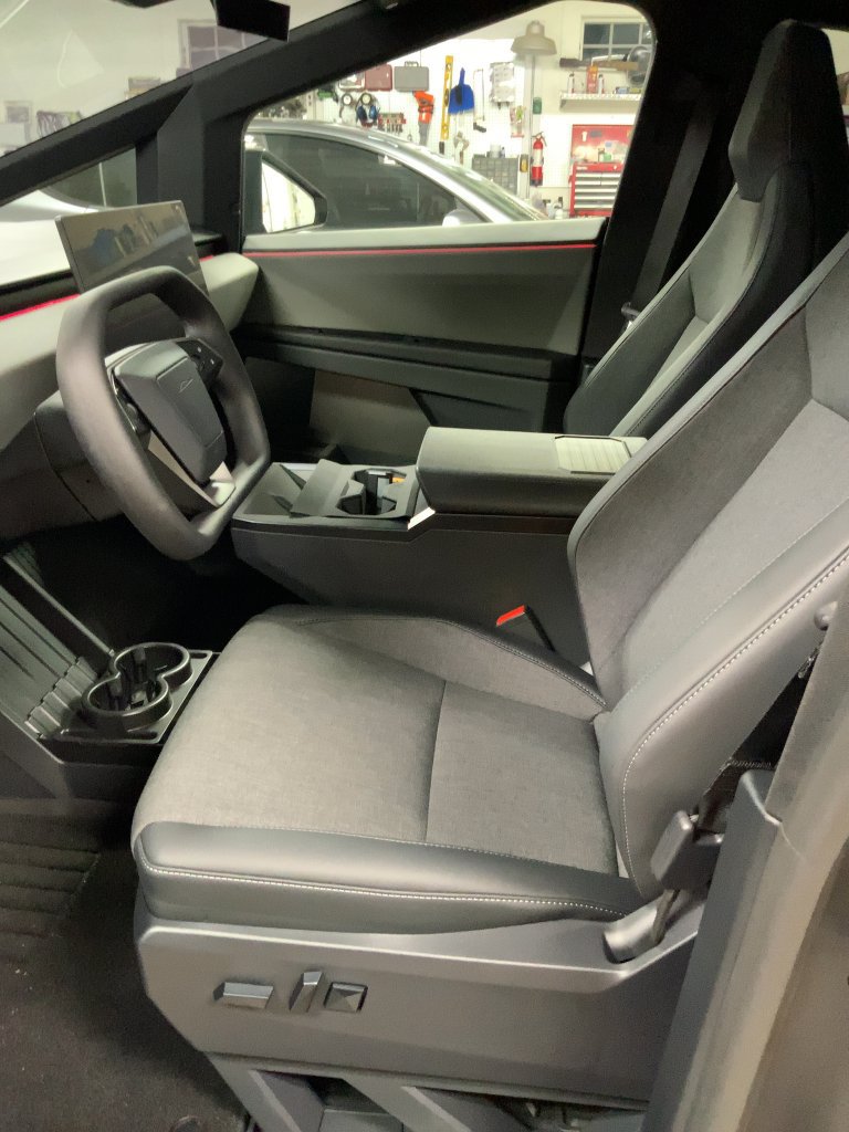 Used 2026 Tesla Cybertruck AWD Crew Cab image 13