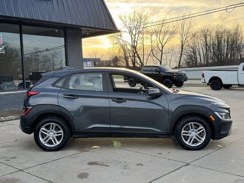 Used 2022 Hyundai Kona SE image 16