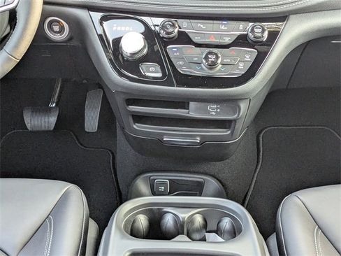New 2026 Chrysler Pacifica Select image 19