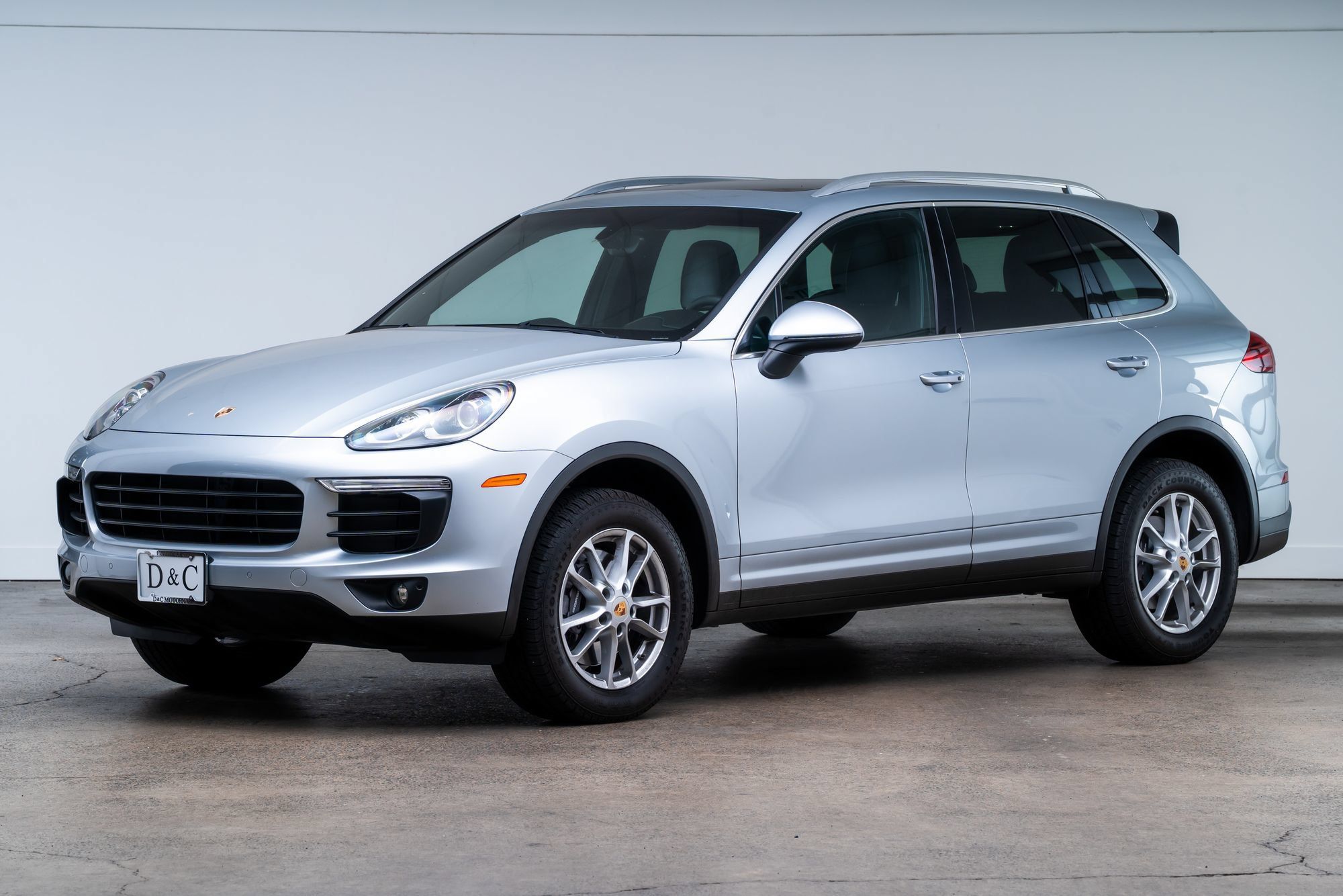 Used 2016 Porsche Cayenne AWD/4WD image 3